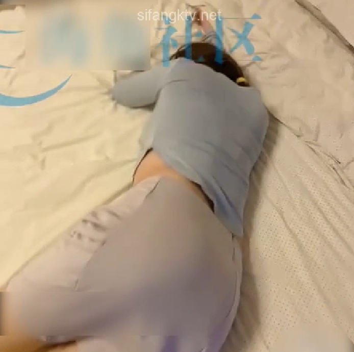 大罩杯美腿女邻居自行打包约会大神,附聊天记录度盘秒传