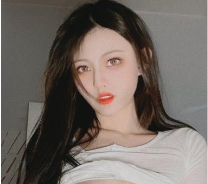 狐狸小妖LUCKYYCXYHLXY：推高颜值粉嫩身材大揭秘