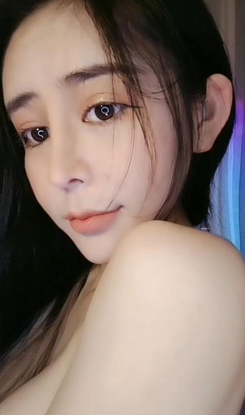 “夏娃主播：美丽精选视频，汁多非骚下载”