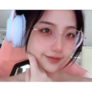 开放女神yuumeilyn新视图，8P16V视频1.2G，后缀改rar解压2次