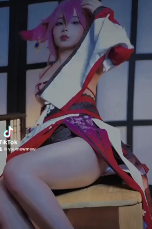 开放女神yuumeilyn新视图，8P16V视频1.2G，后缀改rar解压2次