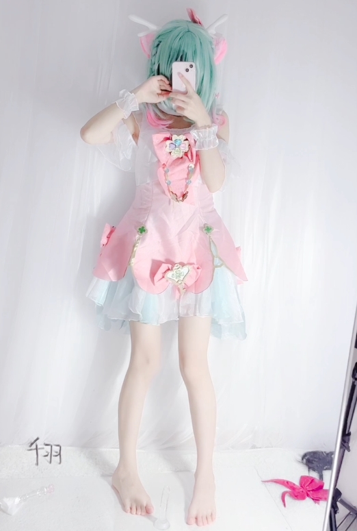 小灵酱：百度ED2K福利姬，205个视频20v2g，收cang+du家珍藏