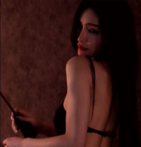 斗鱼艾可乐定制20v4.4g，收藏狂欢！