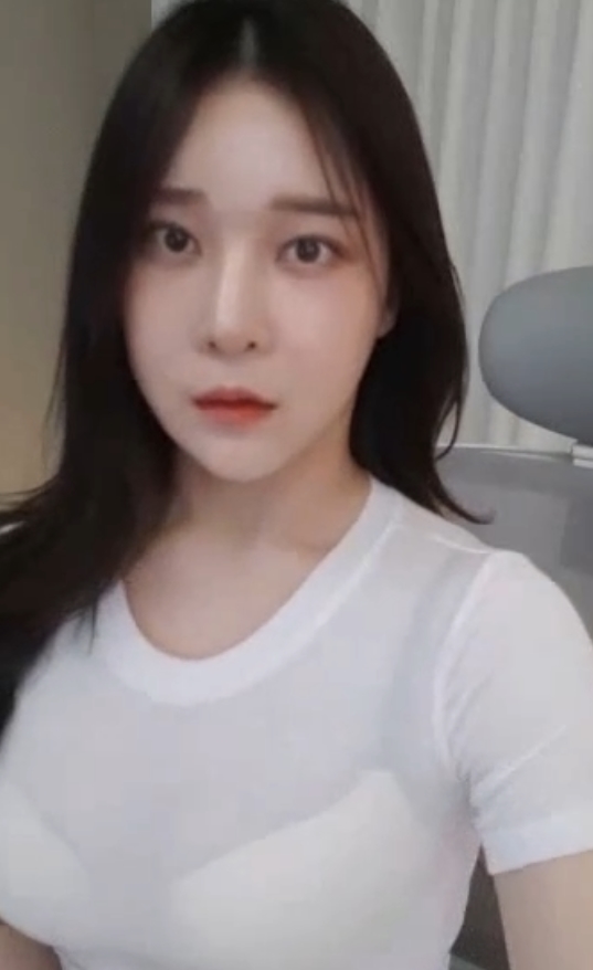 韩国主播布丁36v36g，收藏量高达62，甜美活力吸引眼球