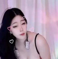 《迟鱼饱饱舞蹈视频：睡不醒的车灯魅力》