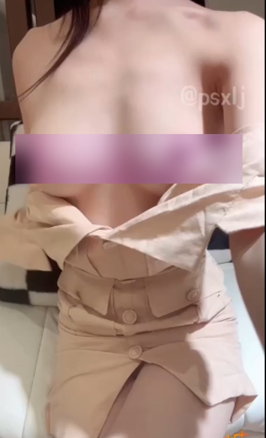 小貂蝉：8v1g新晋福利姬，百度ED2K视频收藏高达373，豹纹服装引关注