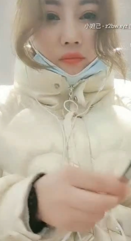 优质美女马诺主演，水花滴滴辣条有辣椒，文件大小2.40GB，户外大黑牛夹逼视频精彩推荐