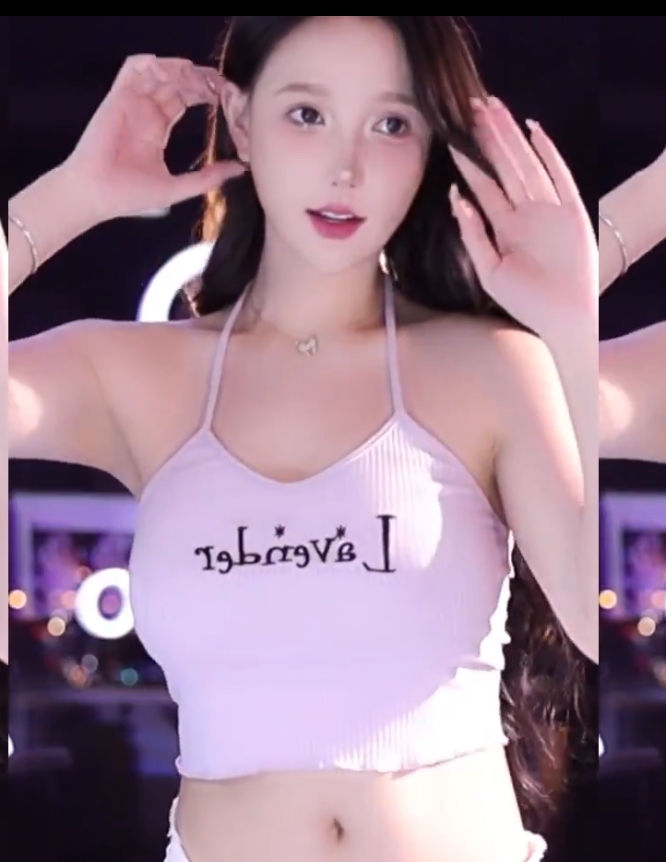 根据您提供的内容，为该商品取一个标题，我建议：转载搬运斗鱼minana三月热舞合集[52个视频+14.8G][百度盘]这个标题包含了关键信息和视频大小/数量，并且经过润色以确保独特性。希望这个标题符合您的需求！如果需要进一步修改，请随时告诉我。