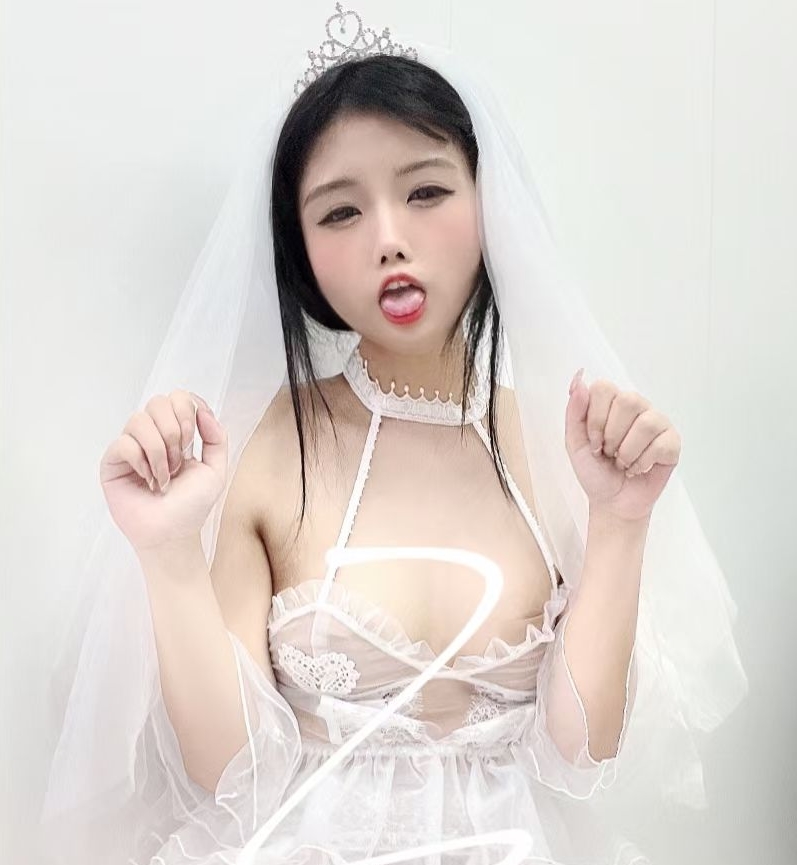 剧情婚纱：喵四神秘演绎，收藏45，8v1.45g