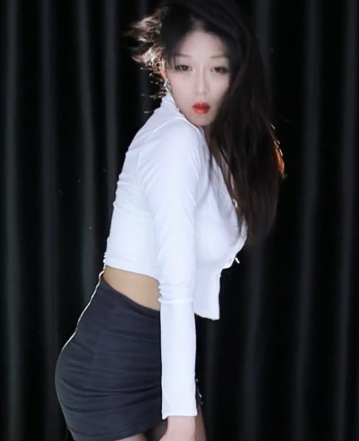 网易CC主播短腿微宁2311精选直播热舞39V5.4G，更新多期定制内容