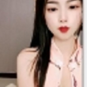 旗袍女神秦羽沫展现修长身姿，视频充满个性与华丽风采