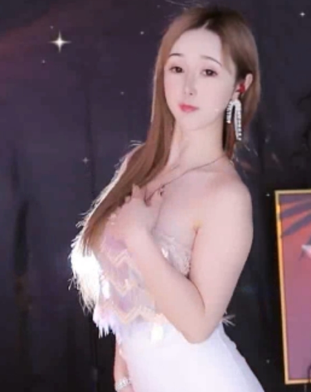 前虎牙主播朴允星定制视频合集，重34.3克，收录142个精彩直播瞬间，珍贵收藏不容错过！