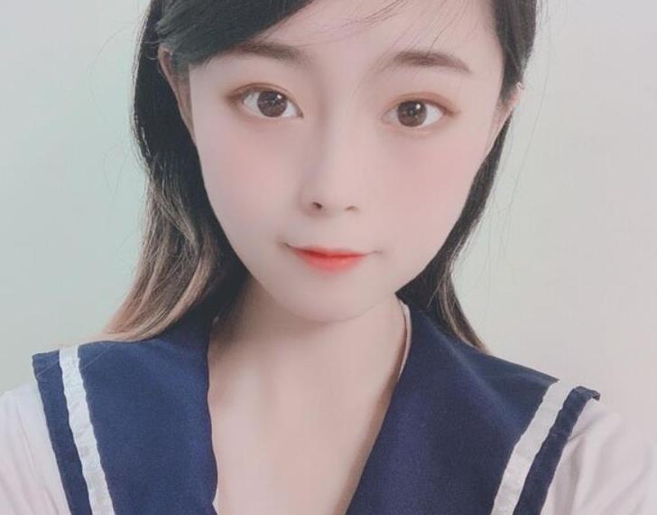 微博女神初瑞雪JK校服资源合集：樱桃小嘴清纯气息，774MB视频火爆上线！