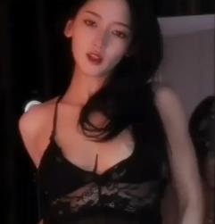 狐媚舞蹈：心儿定制自拍作品，时长多样，眼镜加持，观看下载