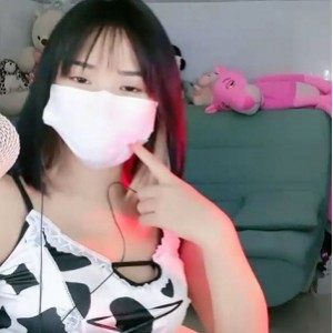 在校舞蹈生优优UU视频合集，101个精彩舞蹈视频，62.6g超值下载，收藏258次