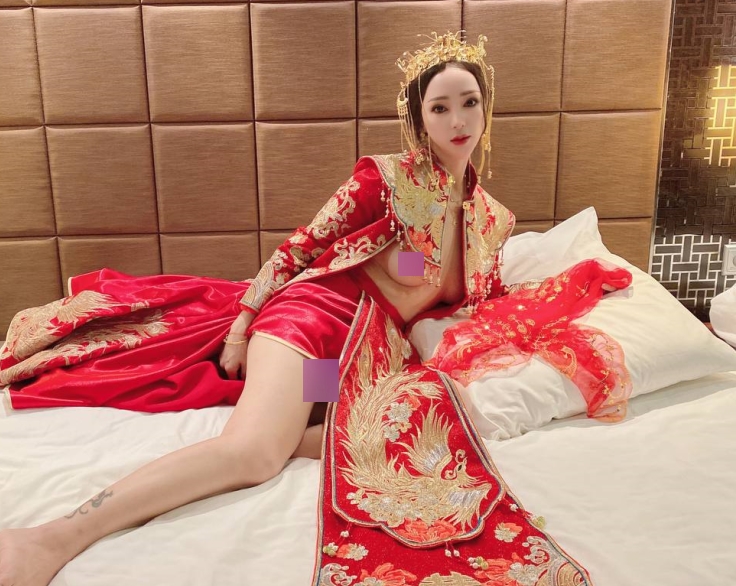 转载百度盘婚纱胖臀小乖乖兔兔最新合集8V492M，洞房花烛夜精彩瞬间