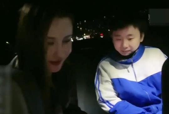 深圳处男门事件作者自拍视频1V390M，悬赏素材，时长30分钟，非完整版