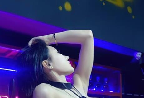 推特女神佳多饱最新合集6V6.11G，模特身材火辣，视频图片齐全