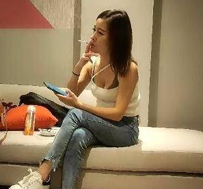 合集网约套路战神小利+加钱哥最新分享19V8G，黑丝服务精彩不断