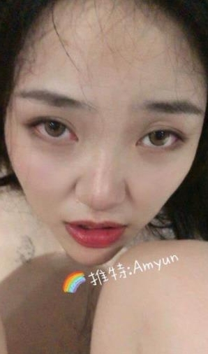 某推超人气国人情侣档高颜值稀缺资源AmYun最新噼里啦合集1V1.38G