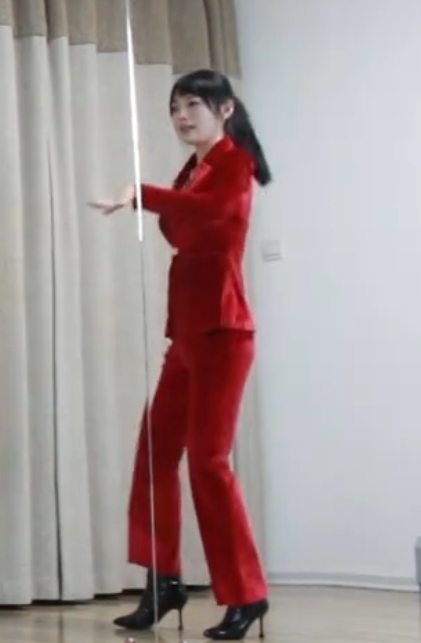 专栏巧小君32V广场舞热辣合集2.4GB