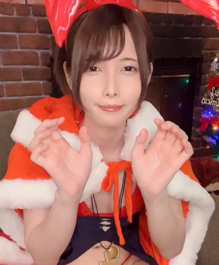 秋月真凌伪娘疯狂特辑15V蕾丝白丝丰满某处棒棒糖太烧了