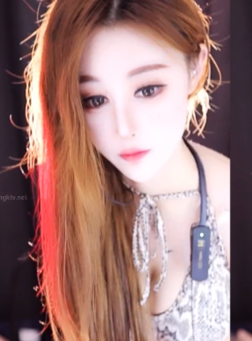 网易CC小初万元定制私录23部22.3g，白皙娇小多角度特写细节拉满