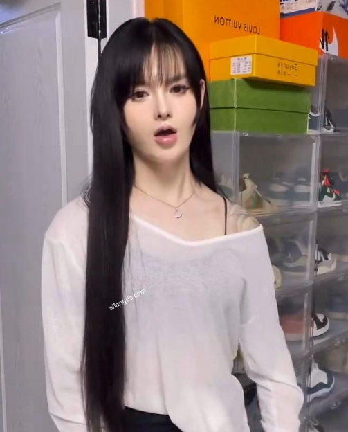 快手顾恩婷超高TS浴室双声线视频107V1.9g二驴翻车梗