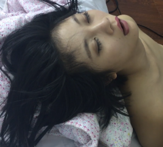 微博甜馨三人互动私拍13部11.5G优质腰臀比