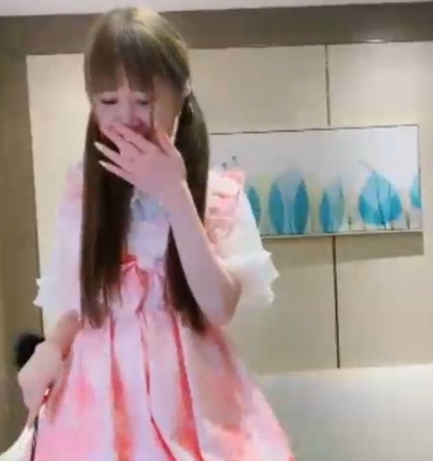 樱桃大大套路直播女S75部19.78G诱人