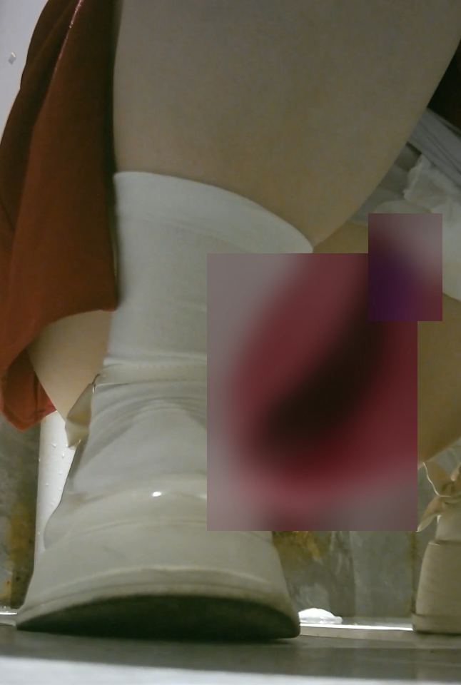 红裙女厕多毛特写176MB精品独家视角