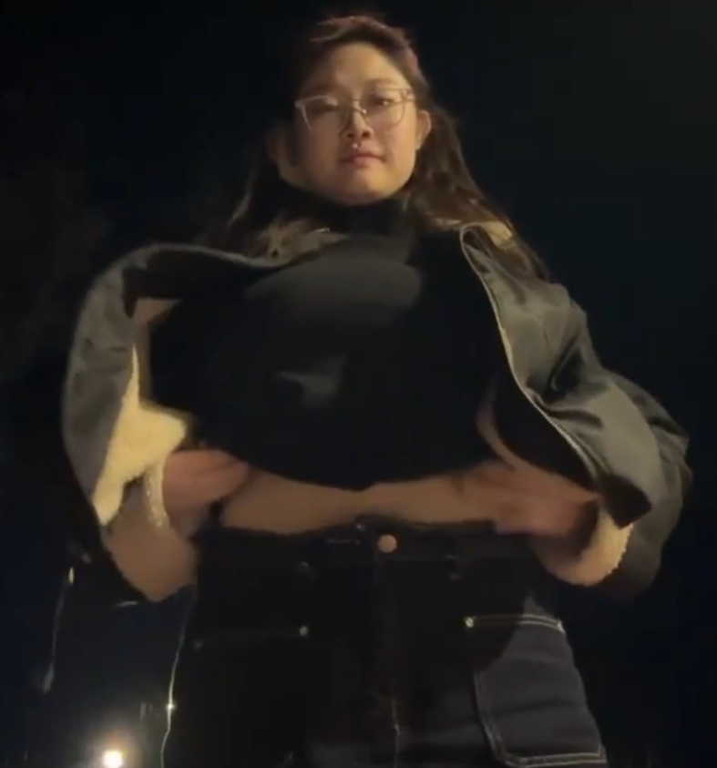 语文老师户外展示73m1部诱人网盘