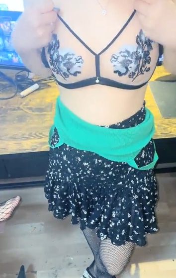 虎牙泽美神秘低产主播优质女神室外视频合集879M