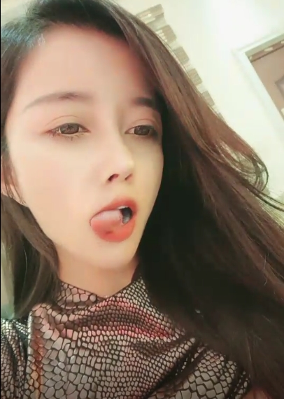 虎牙浮力姬狐媚定制合集1V1.08G扭动太风情万种